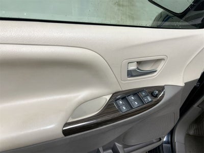 2016 Toyota Sienna XLE