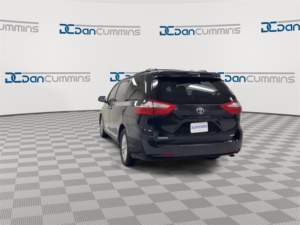 2016 Toyota Sienna XLE
