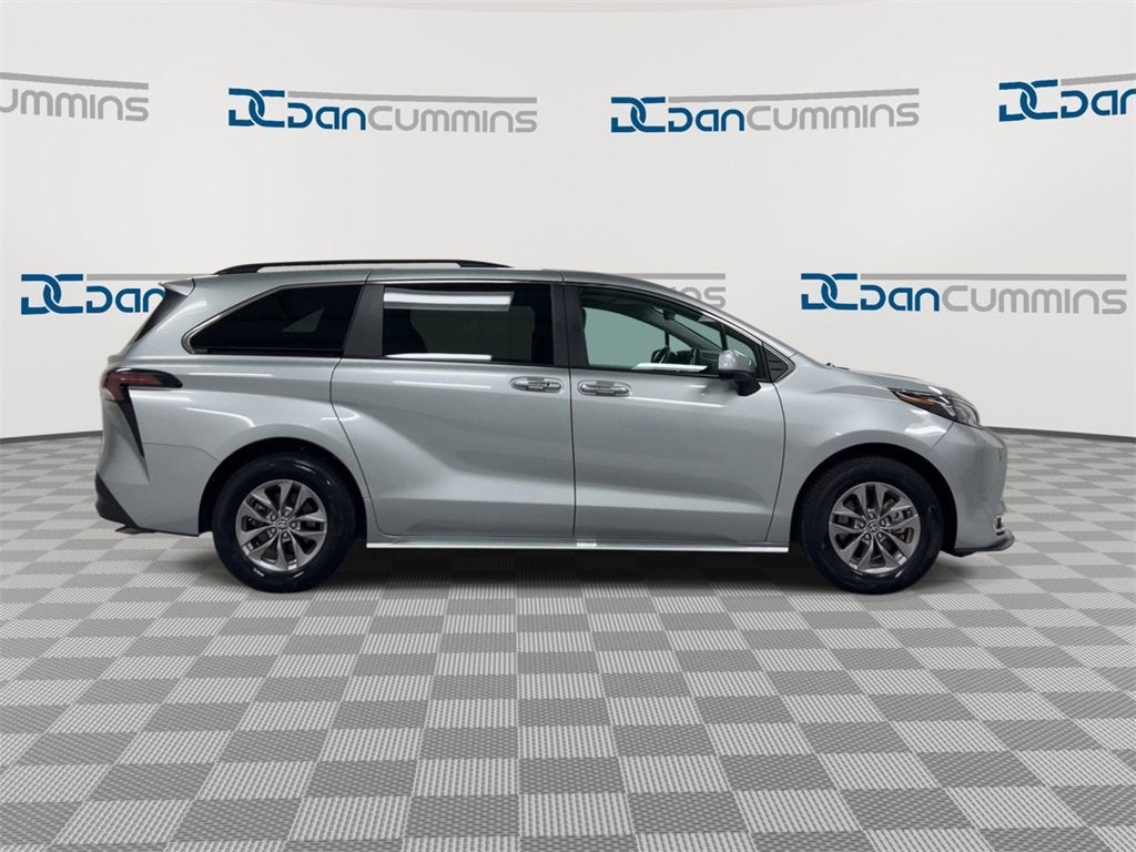 2024 Toyota Sienna XLE