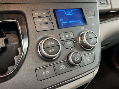 2019 Toyota Sienna XLE Auto Access Seat