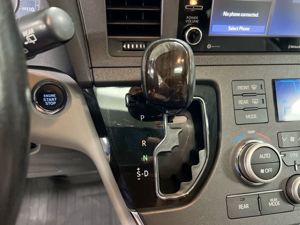 2019 Toyota Sienna XLE Auto Access Seat
