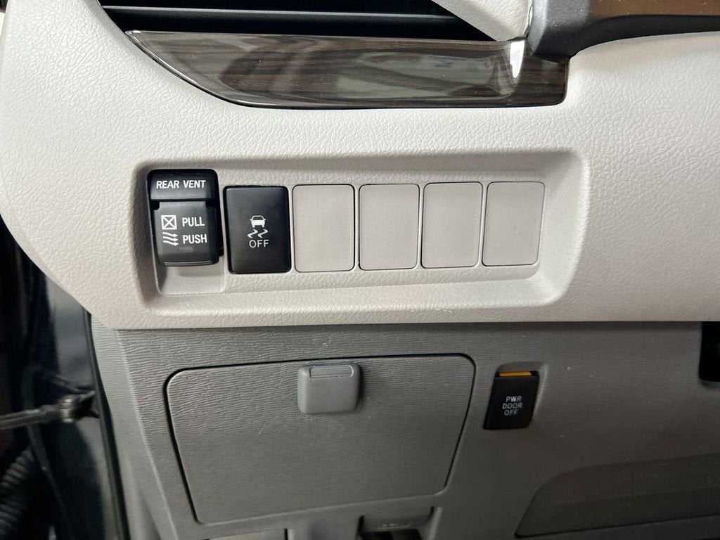 2019 Toyota Sienna XLE Auto Access Seat