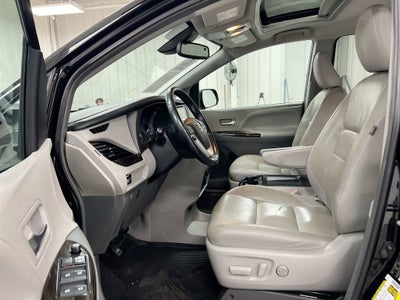 2019 Toyota Sienna XLE Auto Access Seat