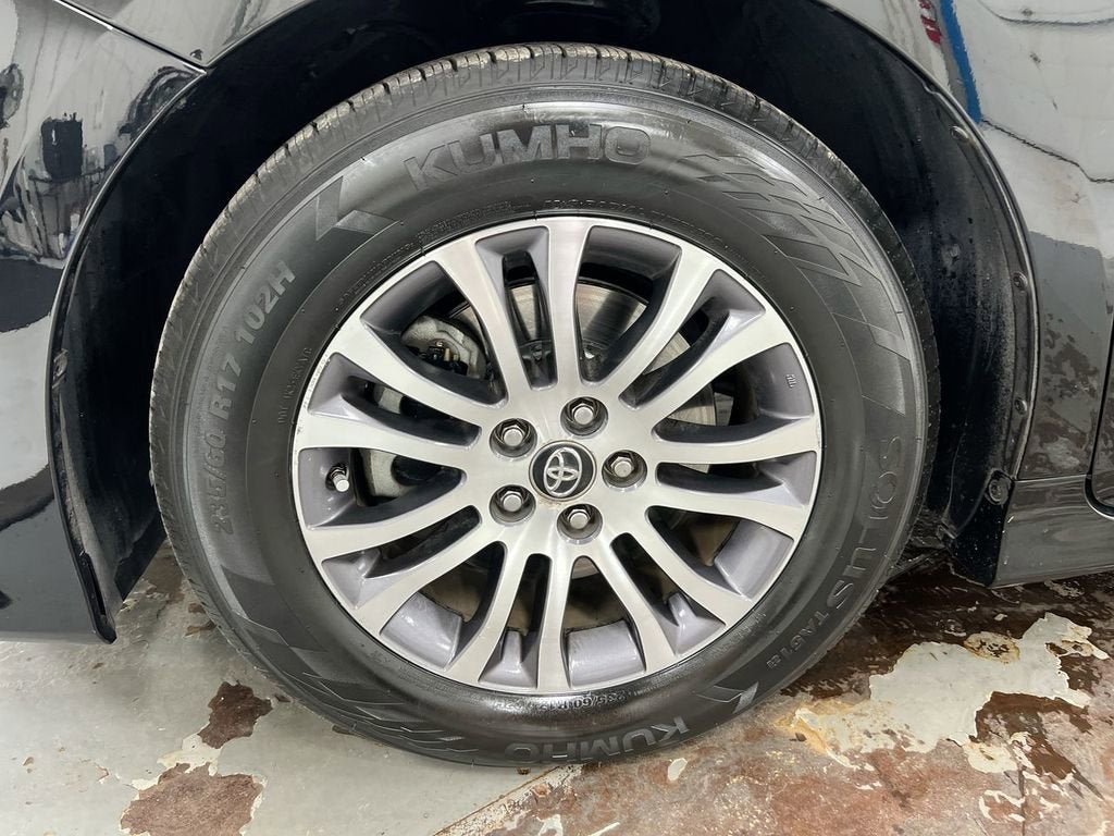 2019 Toyota Sienna XLE Auto Access Seat