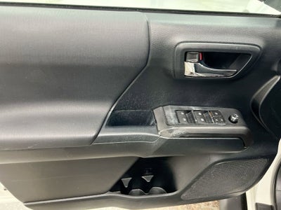 2016 Toyota Tacoma SR