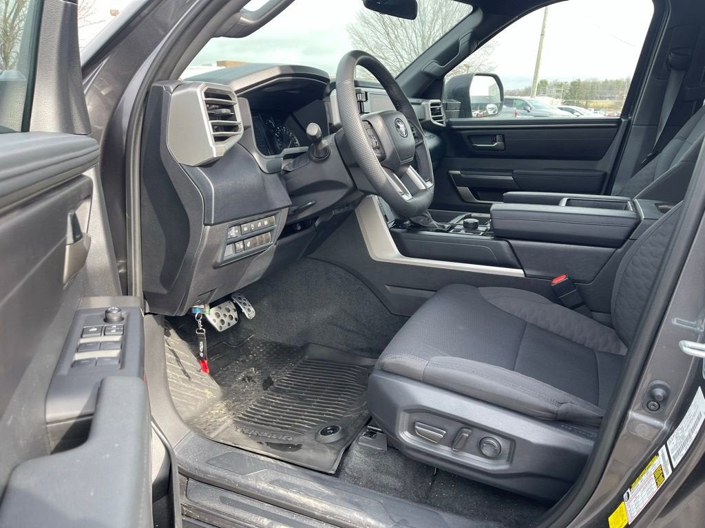 2025 Toyota Tundra 4WD SR