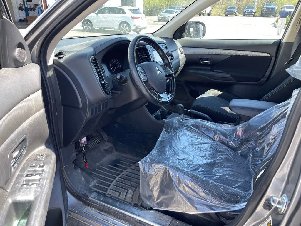 2016 Mitsubishi Outlander SE