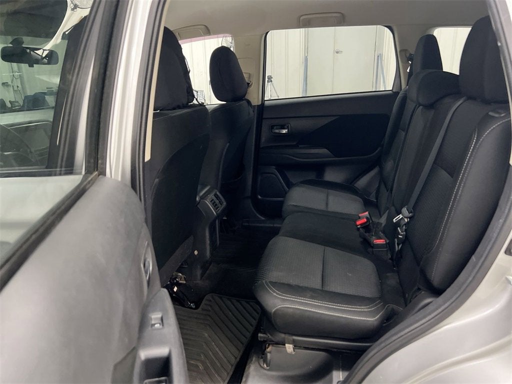 2019 Mitsubishi Outlander ES