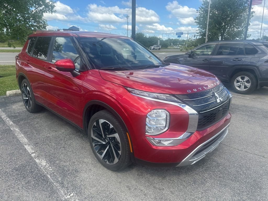 2023 Mitsubishi Outlander SE