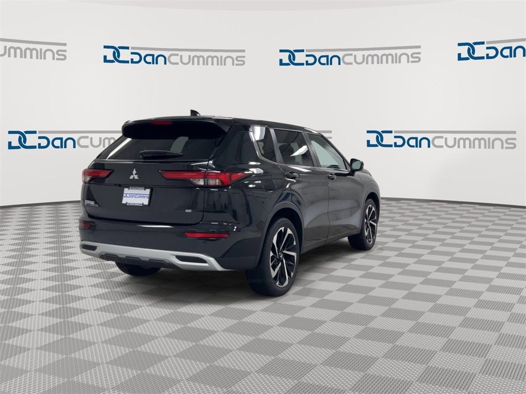 2024 Mitsubishi Outlander SE