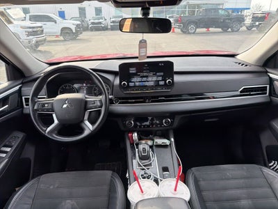 2022 Mitsubishi Outlander SE