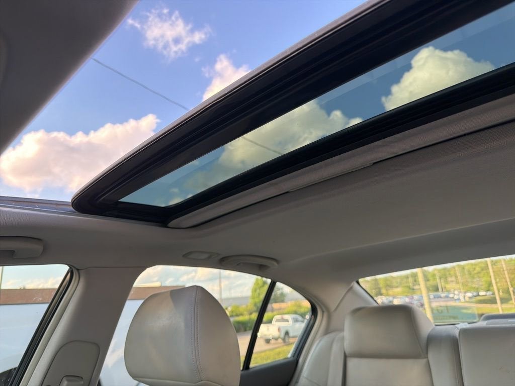 2010 INFINITI G37 Sedan x