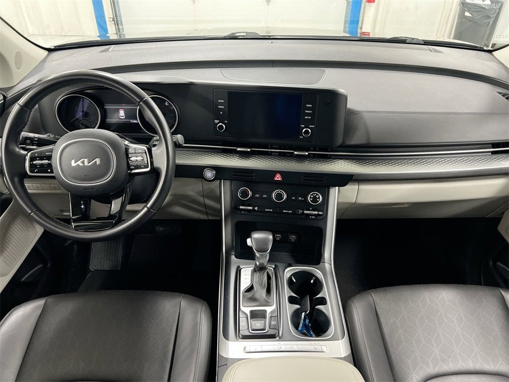 2024 Kia Carnival LX