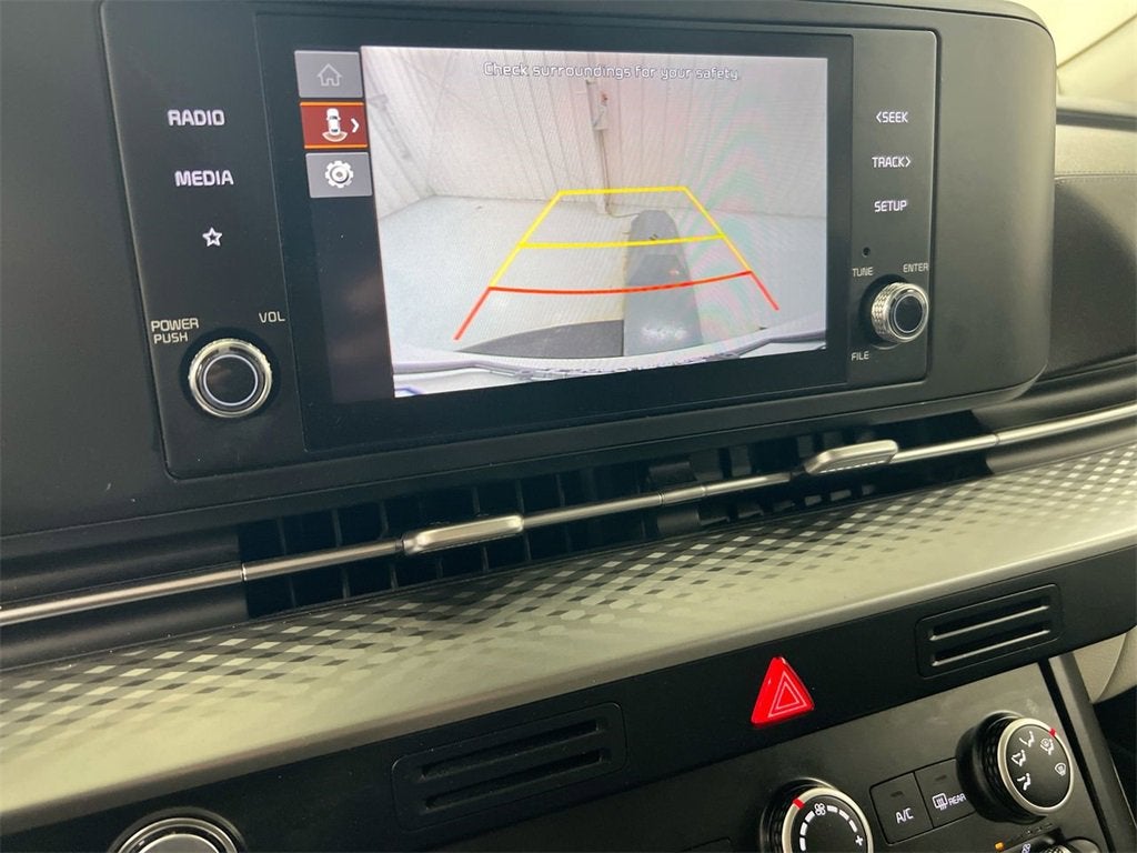 2023 Kia Carnival LX