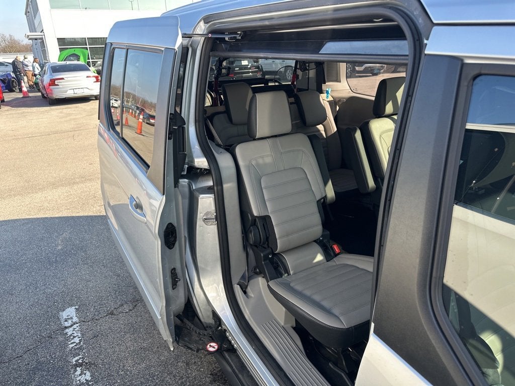 2023 Ford Transit Connect Wagon Titanium