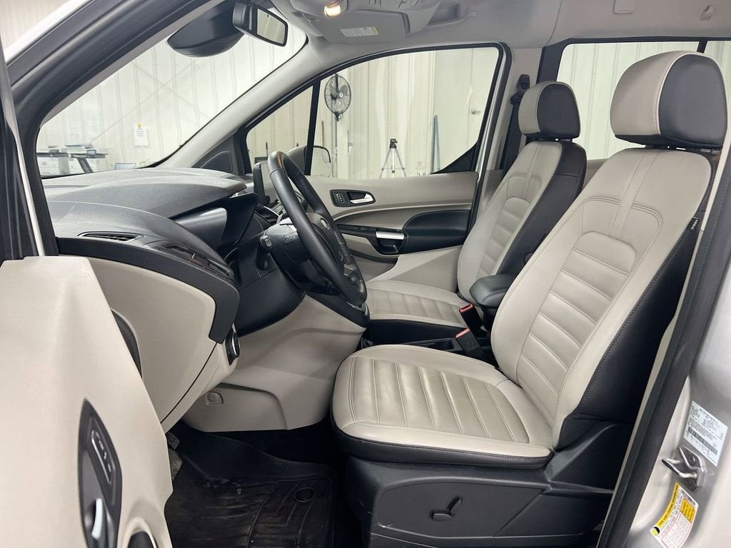 2023 Ford Transit Connect Wagon Titanium