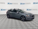 2017 Volvo V60 R-Design Platinum