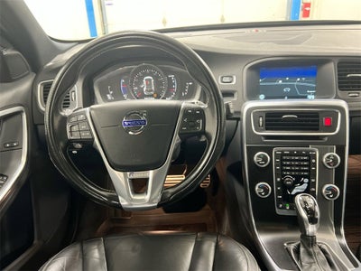 2017 Volvo V60 R-Design Platinum