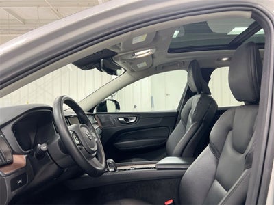 2024 Volvo XC60 Plus Dark Theme