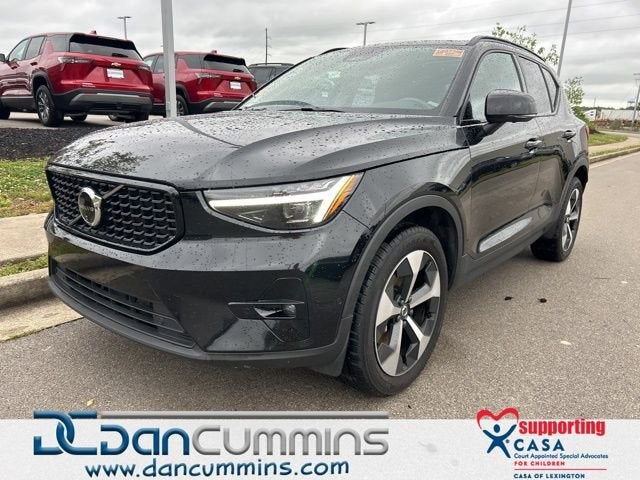 2024 Volvo XC40 Plus Dark Theme