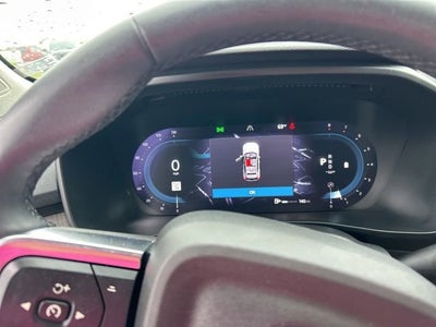 2024 Volvo XC40 Plus Dark Theme