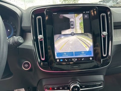 2024 Volvo XC40 Plus Dark Theme
