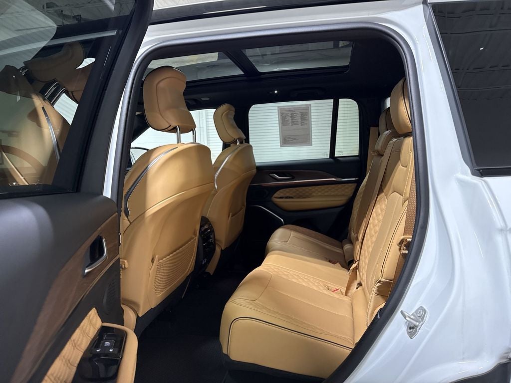 2023 Jeep Grand Cherokee Summit
