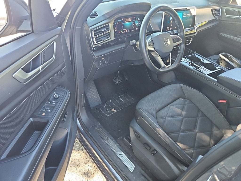 2024 Volkswagen Atlas Cross Sport 2.0T SE w/Technology
