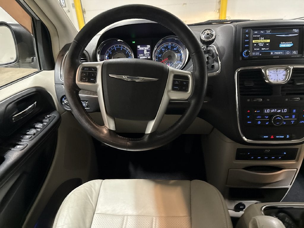 2014 Chrysler Town & Country Touring-L