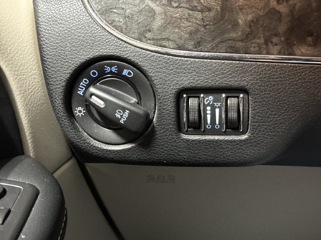 2014 Chrysler Town & Country Touring-L