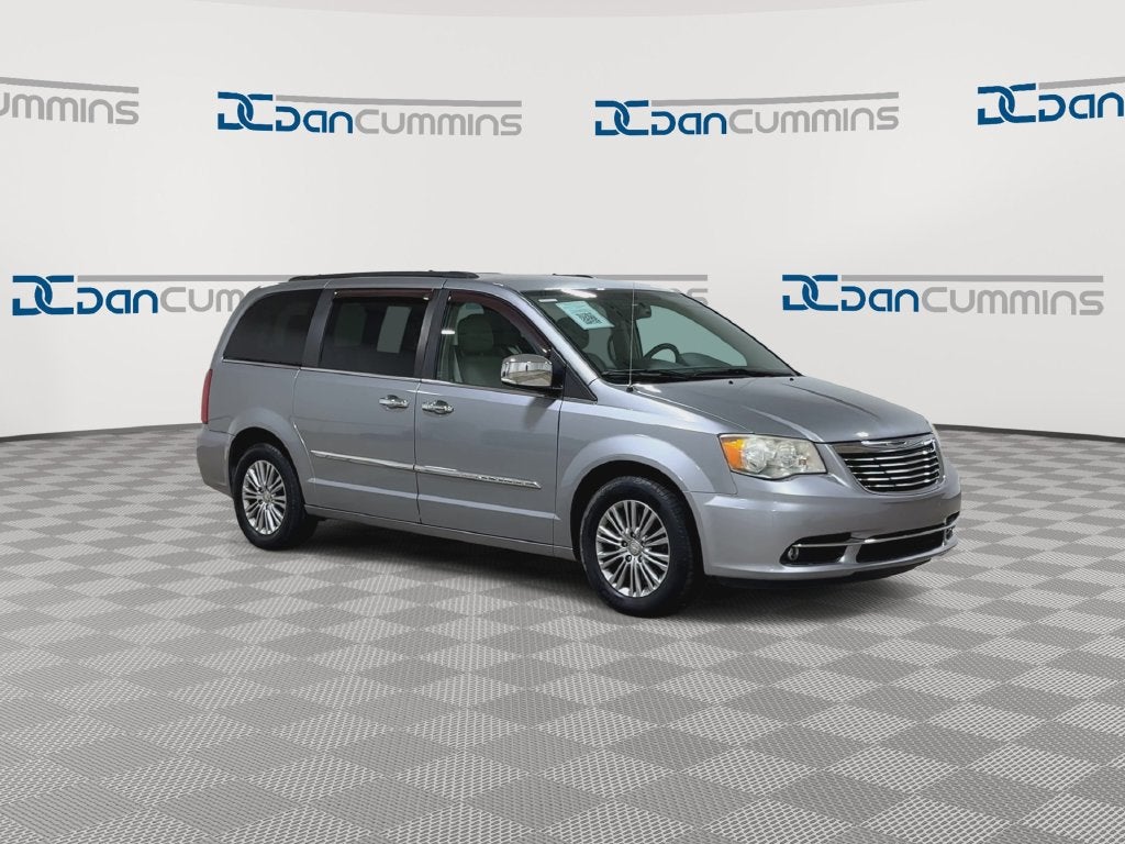2014 Chrysler Town & Country Touring-L
