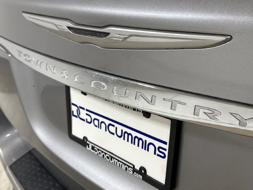 2014 Chrysler Town & Country Touring-L