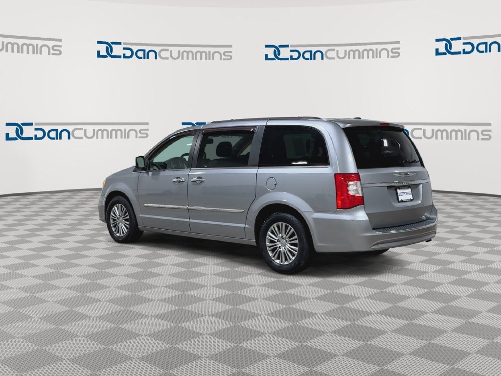 2014 Chrysler Town & Country Touring-L