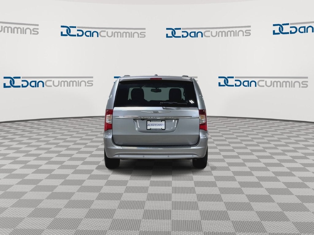 2014 Chrysler Town & Country Touring-L