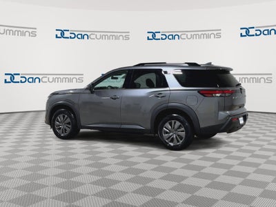 2024 Nissan Pathfinder SV