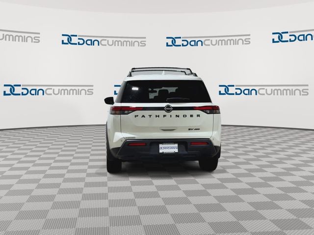 2022 Nissan Pathfinder SV
