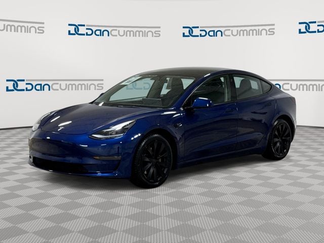 2022 Tesla Model 3 Standard Range Plus's photo