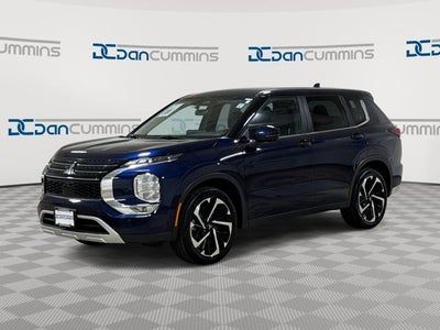 2024 Mitsubishi Outlander SE Black Edition w/Pano Roof