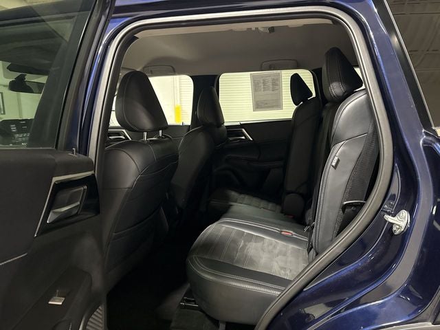 2024 Mitsubishi Outlander SE Black Edition w/Pano Roof