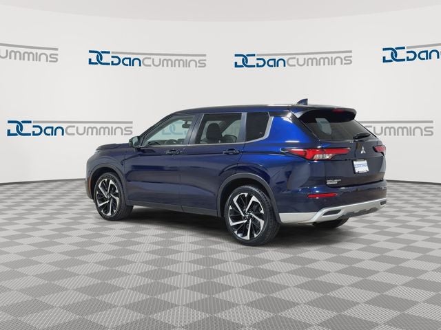 2024 Mitsubishi Outlander SE Black Edition w/Pano Roof