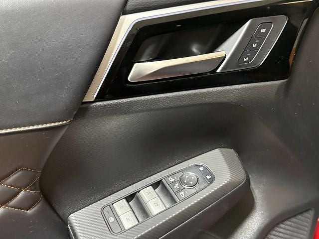 2024 Mitsubishi Outlander Base