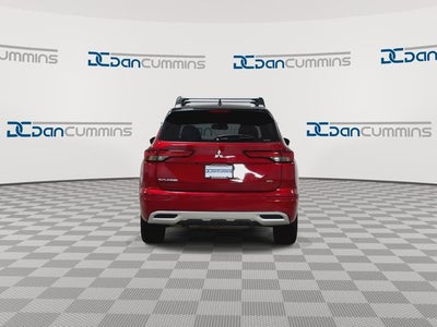 2024 Mitsubishi Outlander Base