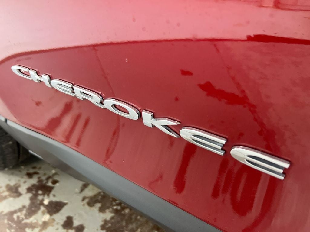 2016 Jeep Cherokee Sport