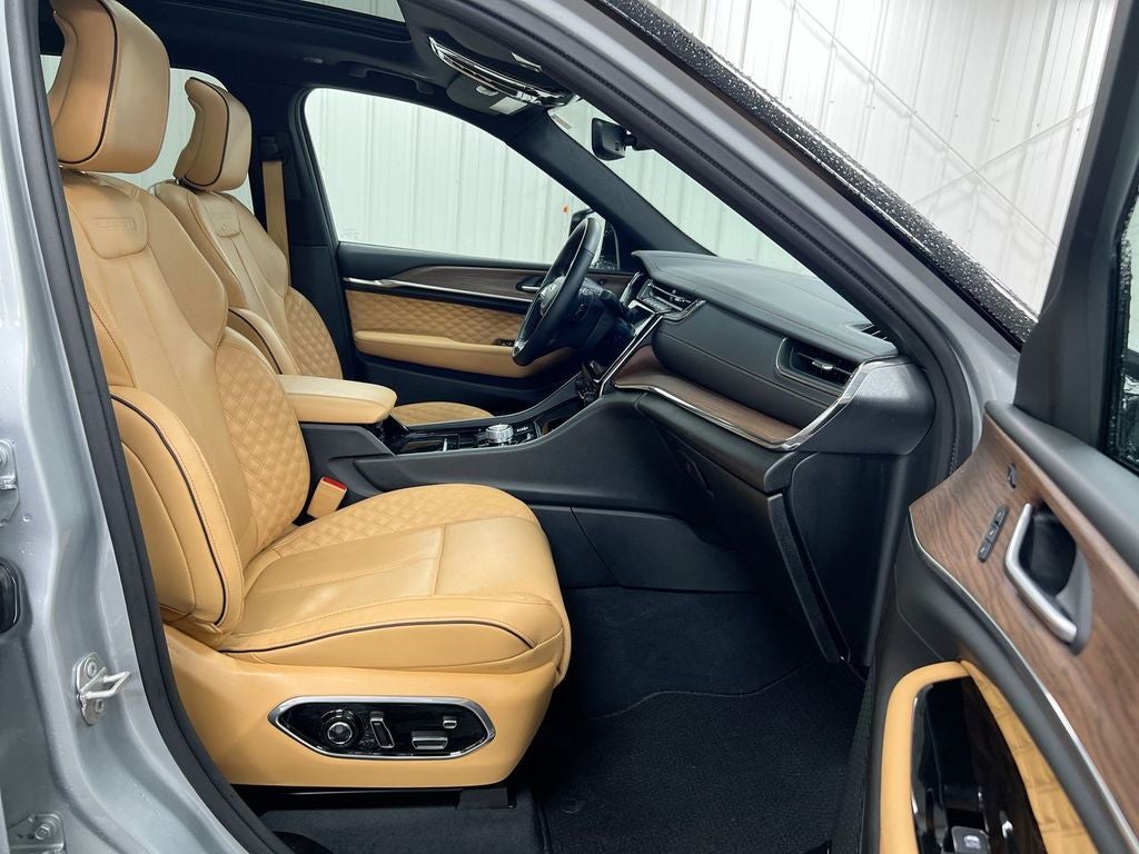 2023 Jeep Grand Cherokee L Summit