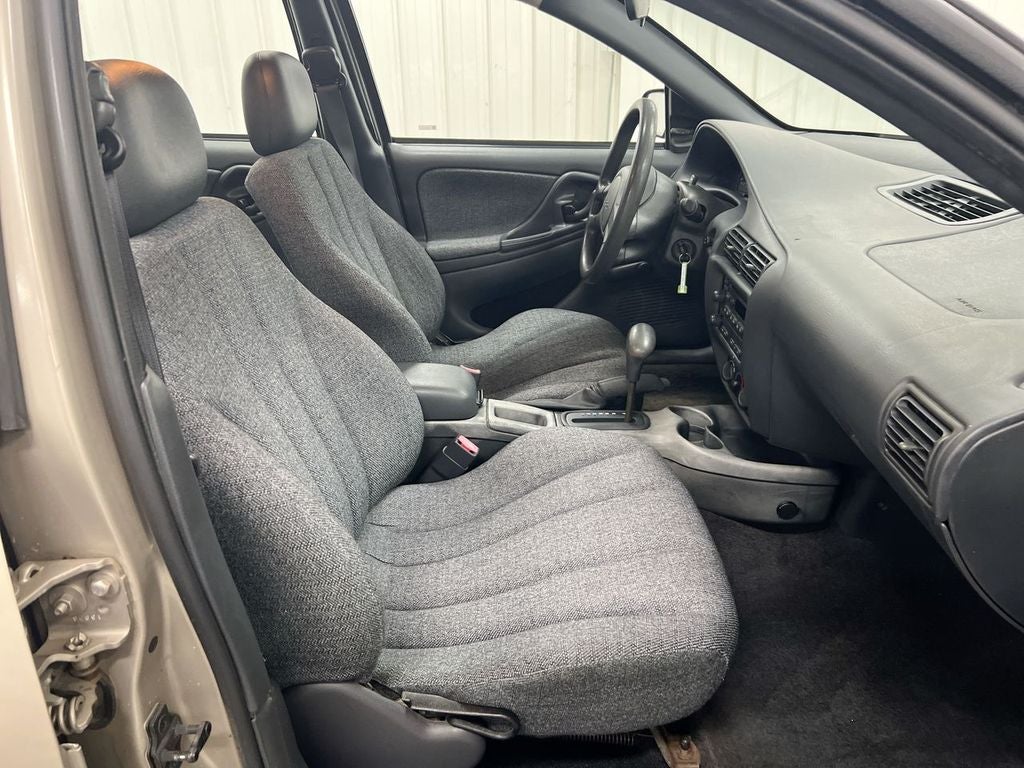 2004 Chevrolet Cavalier Base