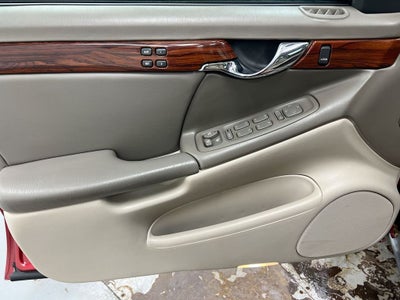 2003 Cadillac DeVille Base