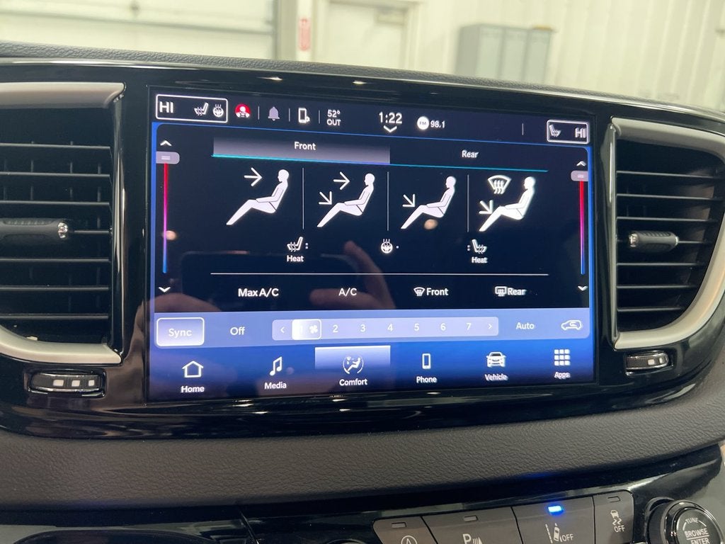 2024 Chrysler Pacifica Touring L