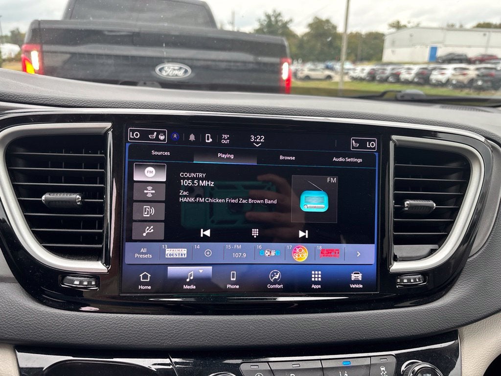 2023 Chrysler Pacifica Touring L