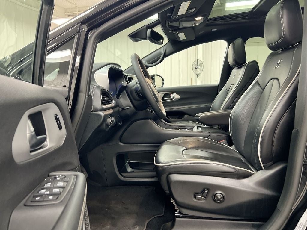 2025 Chrysler Pacifica Limited