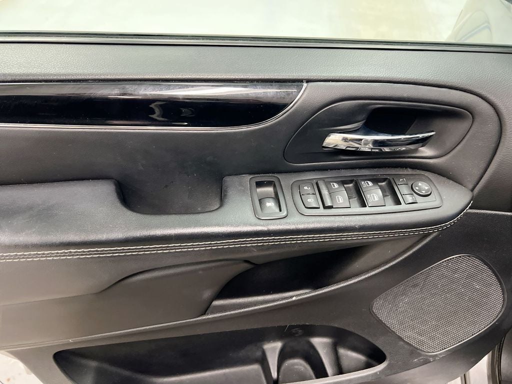 2015 Chrysler Town & Country S